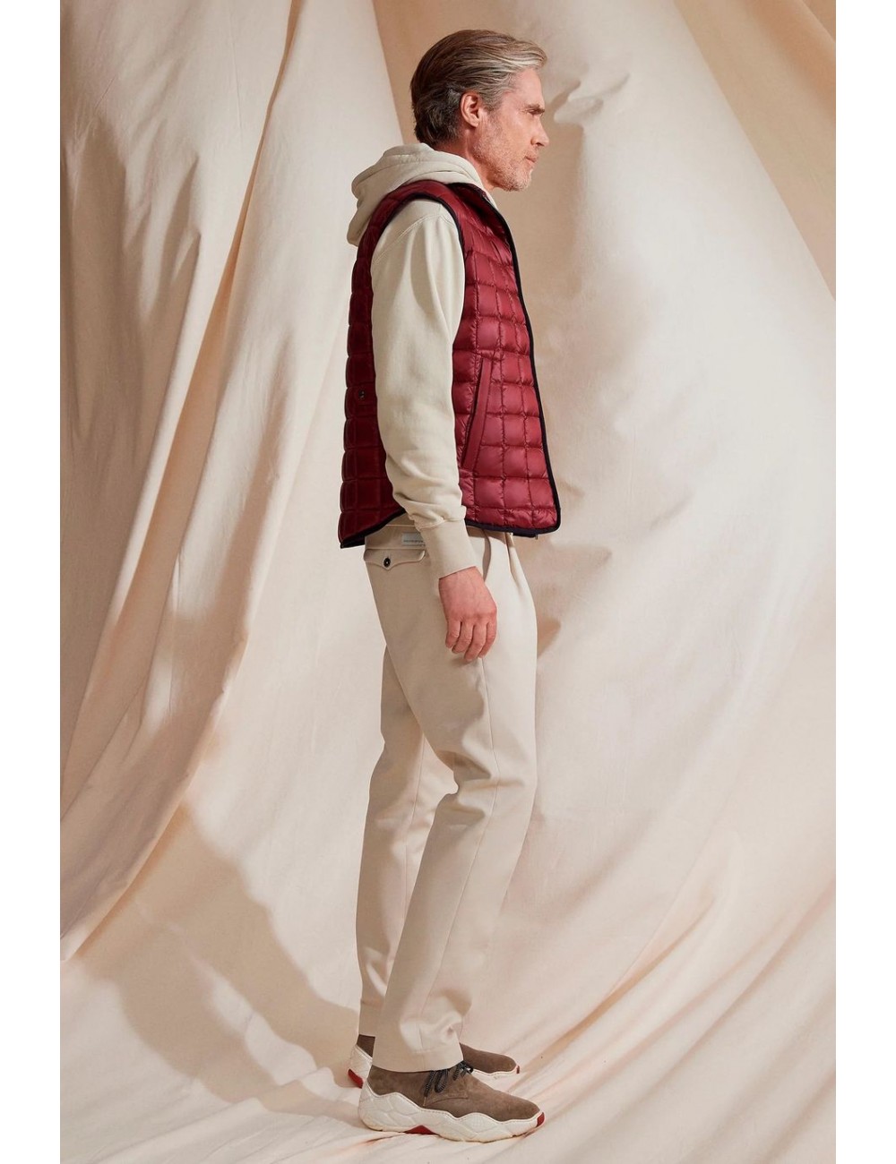 Almirante Seis Madrid | Montecore chaleco plumas rojo burdeos