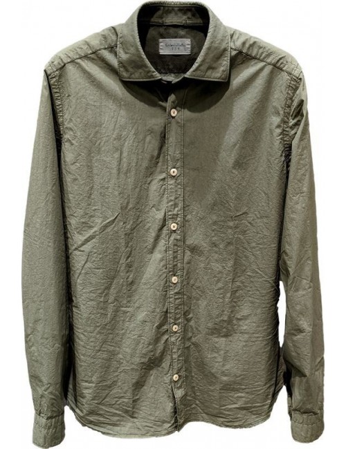 Camisa lisa verde army de popelin con tejido lavado de Tintoria Mattei