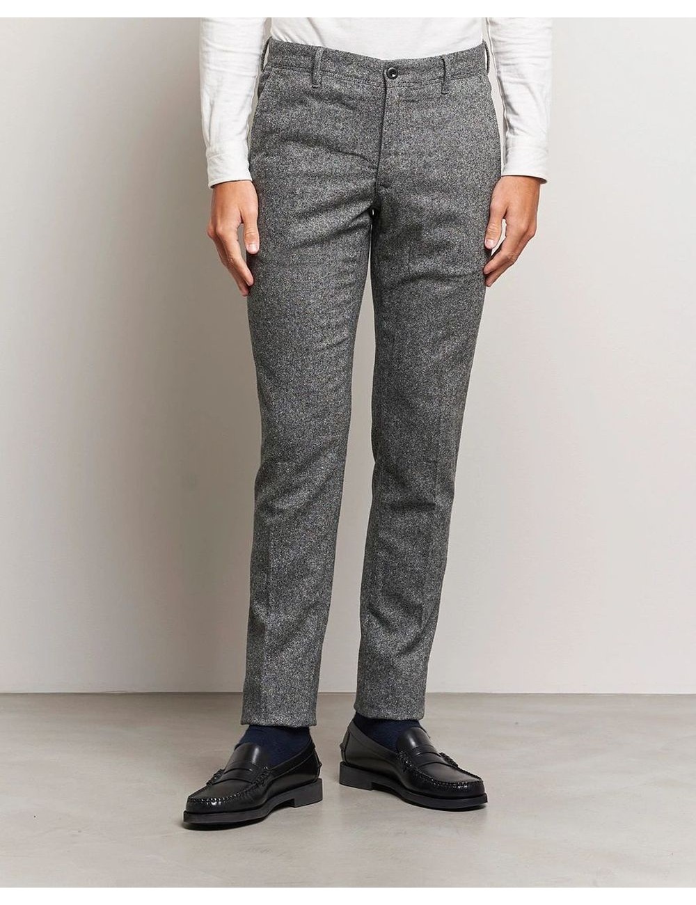 INCOTEX Pantalón slim fit lana y seda lavadas gris claro | Ego Madrid