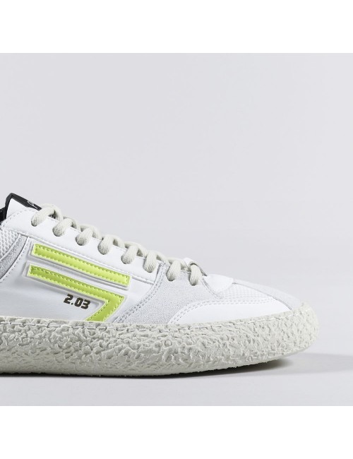 PURAAI zapatilla vegana blanca con logo en verde lima | Ego Madrid
