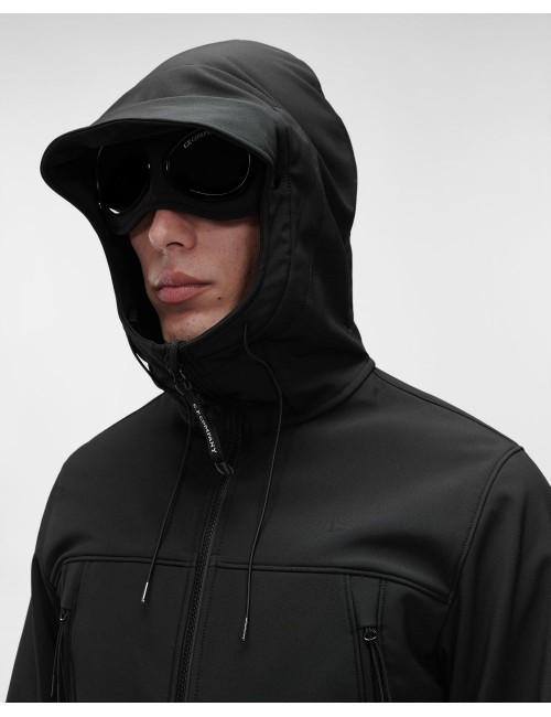Cazadora soft shell-R negro CP Company con gafas | Ego Madrid