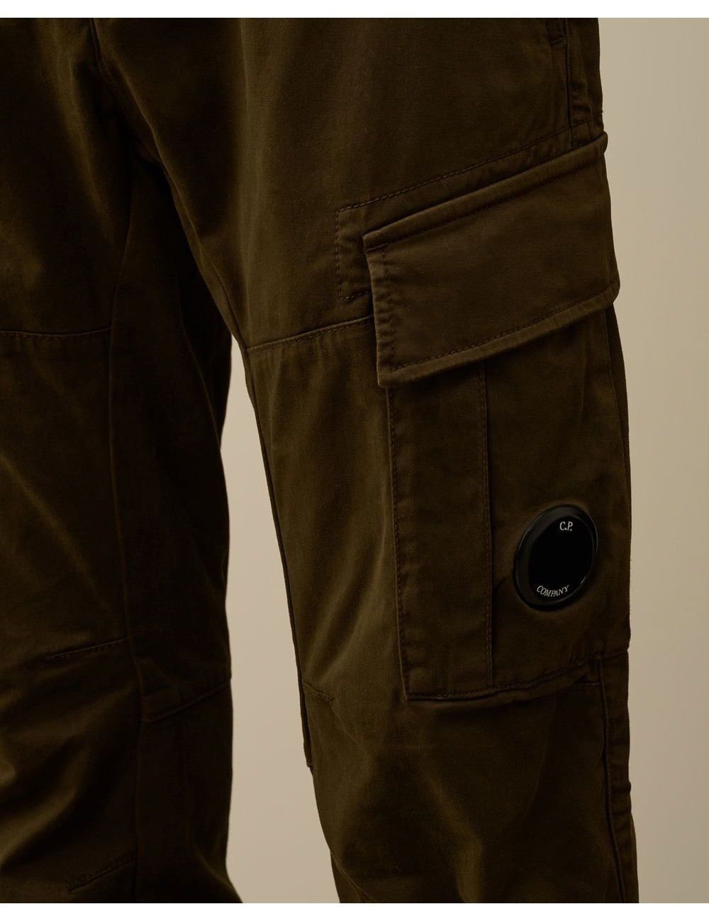 C.P. Company pantalón cargo sateen strech verde | Ego Madrid
