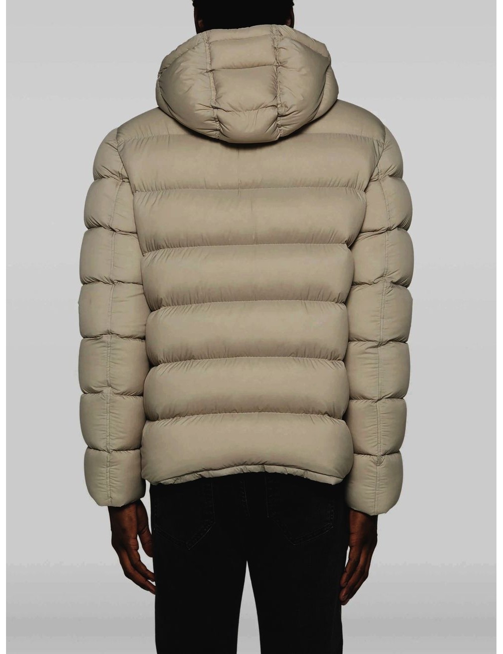 Herno plumas ligero Matt beige | Almirante Seis Madrid oficial