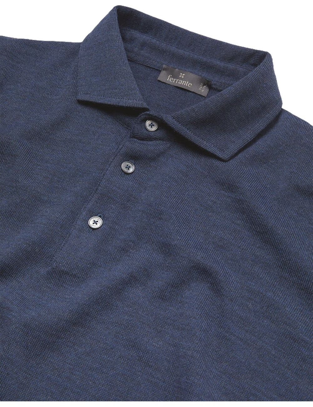 Ferrante polo negro cuello camisa azul | Almirante Seis Madrid