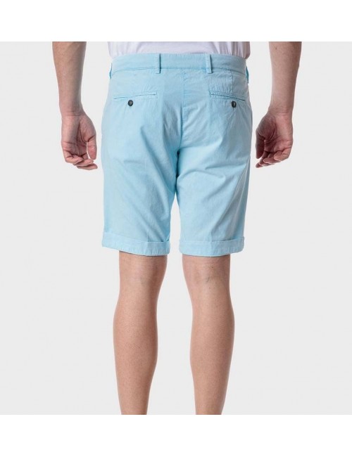 Bermuda tipo chino, color azul fluor de algodón con efecto desgastado