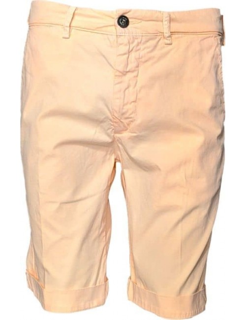 Bermuda chino color naranja flúor de algodón con efecto desgastado