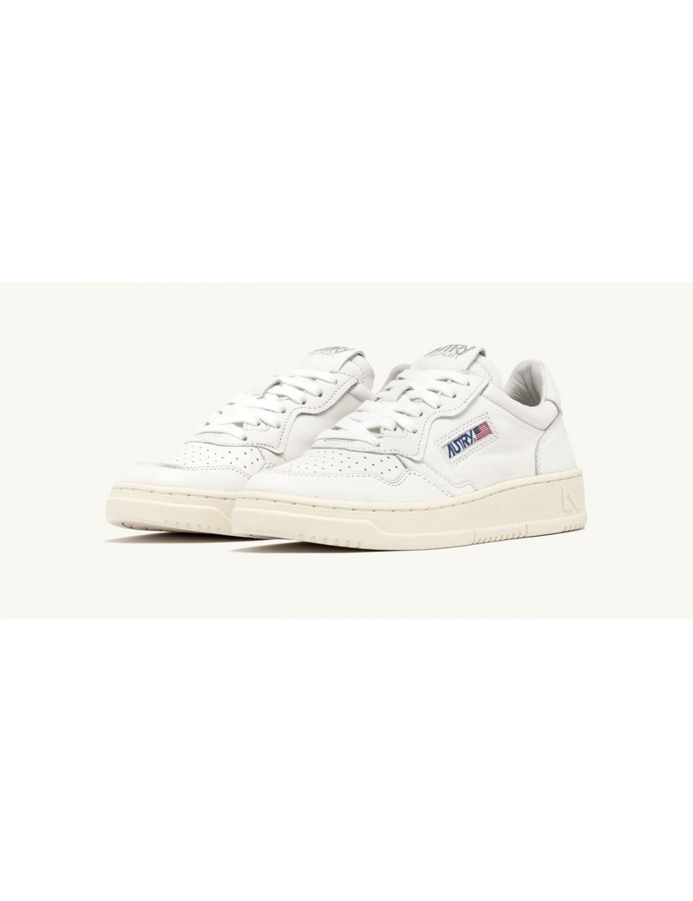AUTRY Medalist low  en napa blnco super suave | Ego Madrid