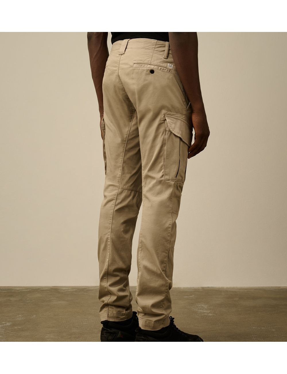 C.P. Company Stretch Sateen Cargo Logo Pant Vintage Khaki | Ego Madrid