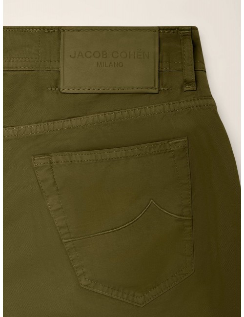 Jacob Cohën Bard vaquero Bard verde en gabardina de algodón elástico