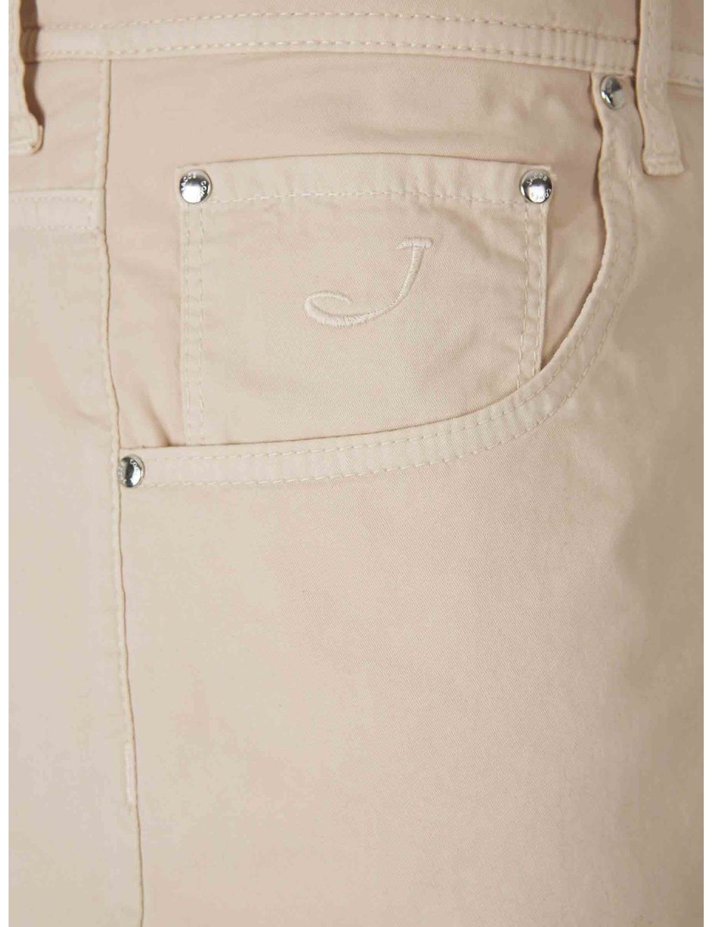 Jacob Cohën Bermudas Nicolás en gabardina de algodón elástico beige almendra