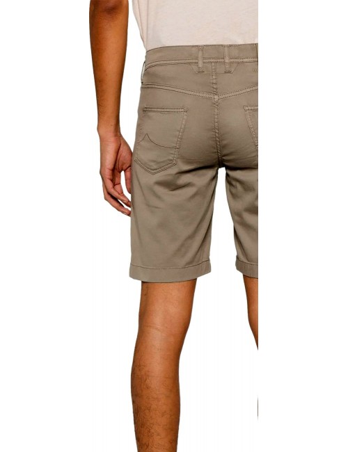 Jacob Cohën Bermudas Nicolás en gabardina de algodón elástico gris elefante