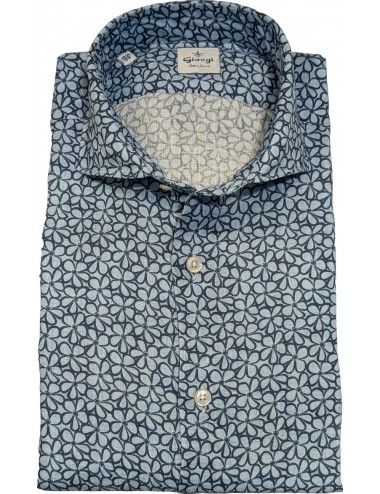 Giangi camisa fondo azul cielo con silueta estampada floral azul marino