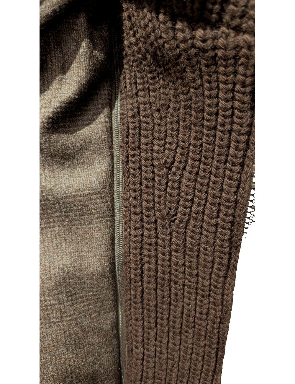 pLUMAS LARGO CUADROD HERNO MARRON