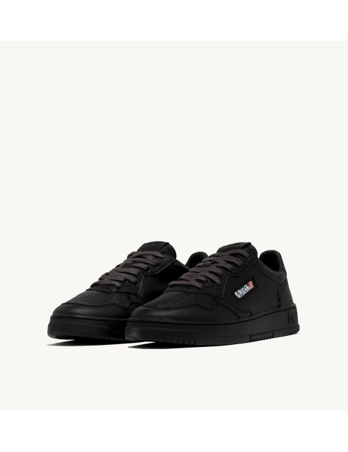 Autry zapatilla medalist low negro SG16