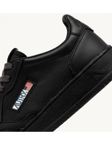 Autry zapatilla medalist low negro SG16 2
