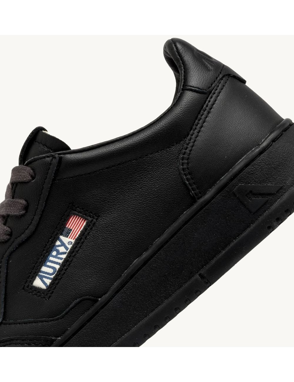 Autry zapatilla medalist low negro SG16