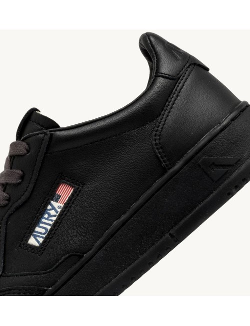 Autry zapatilla medalist low negro SG16