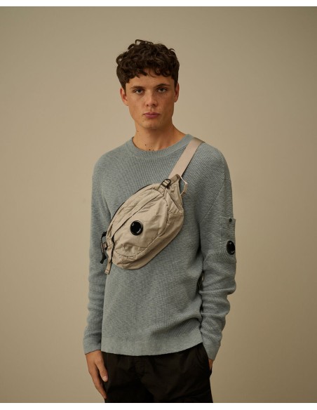 C.P. COMPANY riñonera Nylon B dove grey