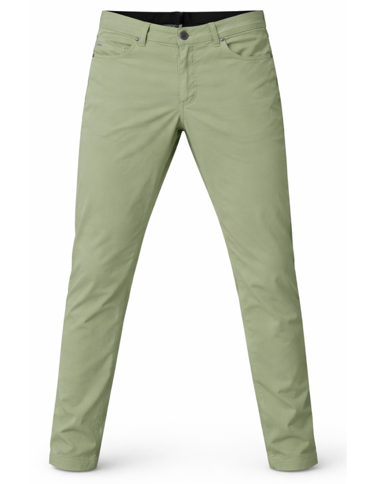 RRD pantalón Marina Chalk  verde claro vista frontal en un maniquí invisible