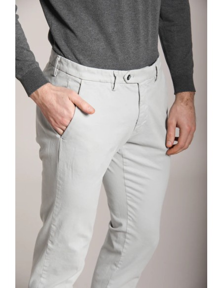 MASON'S Pantalón chino Torino Flex en algodón strech gris vista delantera con detalla de bolsillos