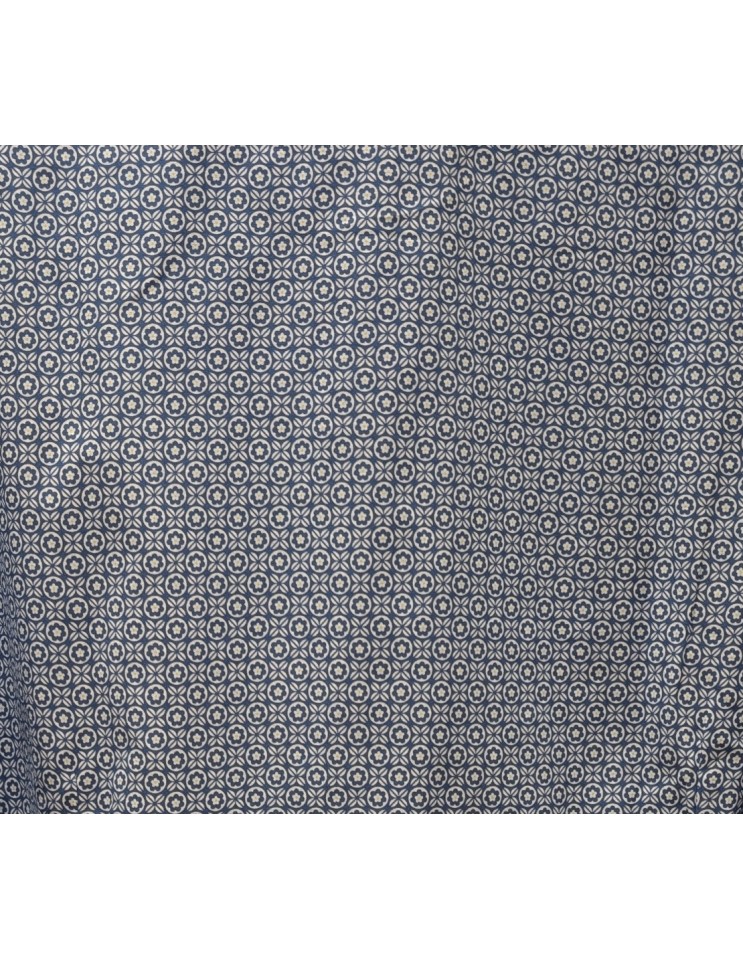 Camisa Sean Panamino Voile de algodón estampado de inspiración japonesa azul- Fedeli detalla dibujo