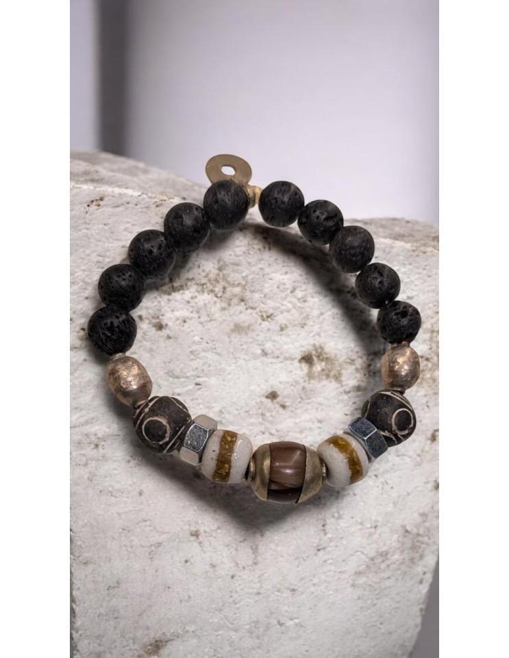 Pulsera artesanal piedras volcánicas, piedras raras, tuercas y cabuchón en cristal