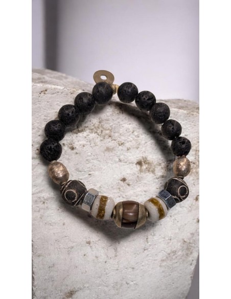 Pulsera artesanal piedras volcánicas, piedras raras, tuercas y cabuchón en cristal