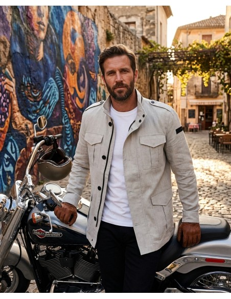 RRD Field Jacket Lynco color arena Ppuesta en un hombre en una moto
