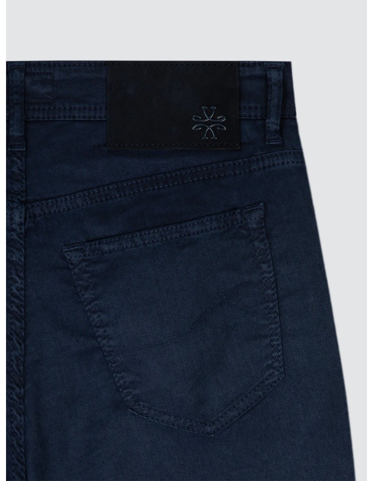 Pantalón elástico lino y algodón modelo Bard azul - Jacob Cohën detalle bolsillo trasero