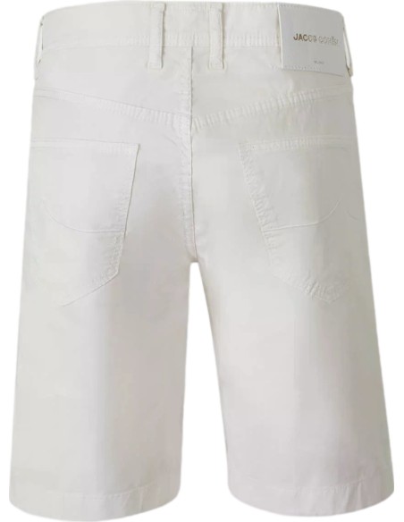 Jacob Cohën Bermudas modelo Nicolás gabardina de algodón elástico azul marfil vista trasera