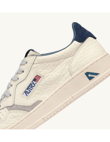 ZAPATILLAS MEDALIST LOW DE PIEL BLUE DEPTHS Y VAPOR NE20 VISTA LATERAL