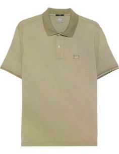 C.P. Company polo tacting verde salvia vista frontal, cuello mas oscuro