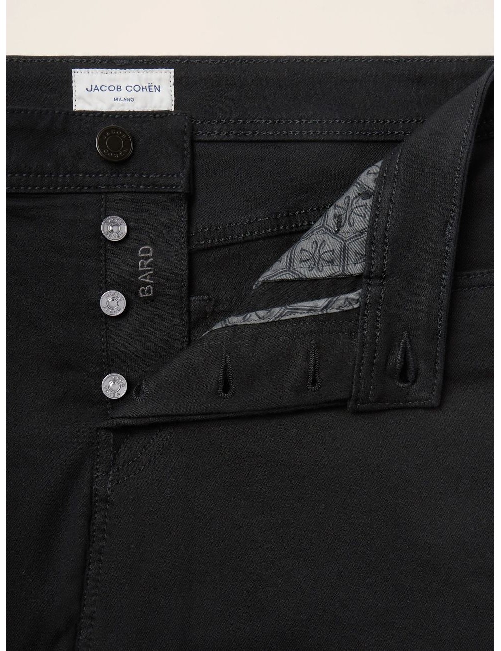 Vaqueros Bard denim negro intenso - Jacob Cohën | Almirante Seis Madrid