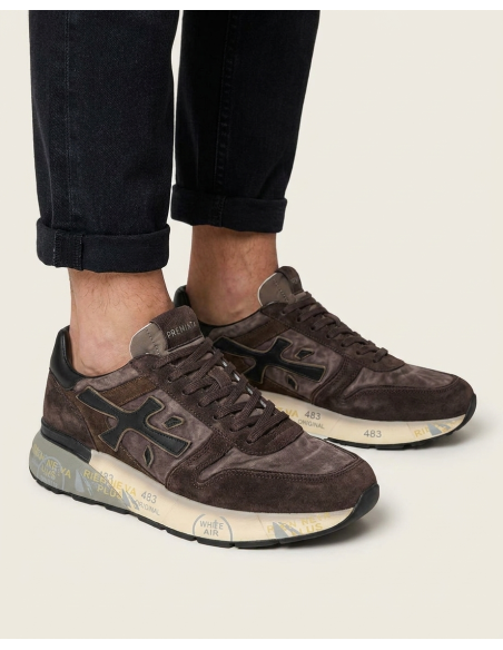 Premiata Mick 8434 marrón nailon lavado puesta en los pies