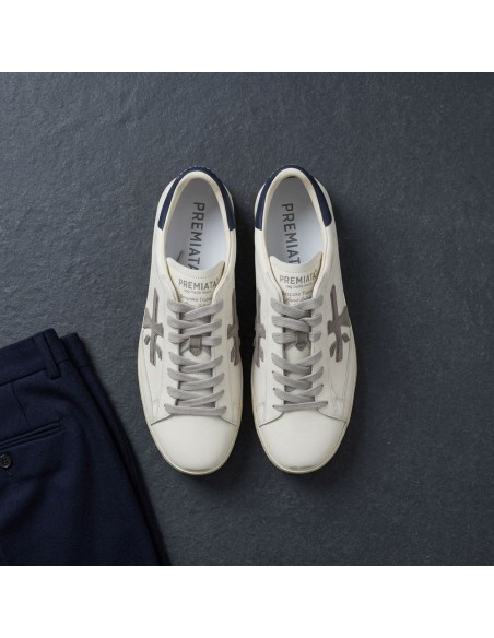Premiata Steven Print Edition blanco talonera azul y logo gris steven 8479 vista  cenital