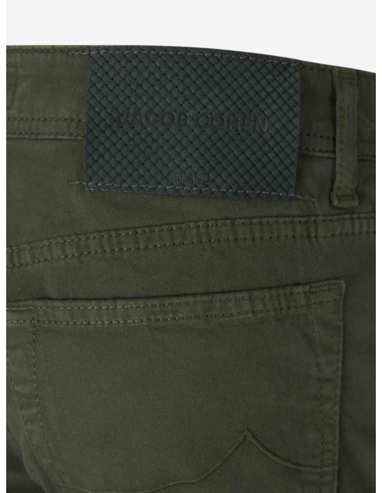 Jacob Cohën vaquero Bard gabardina elástica verde botella vista frontal detalle etiqueta