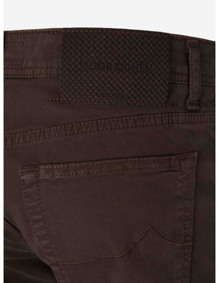 Almirante Seis Jacob Cohën Vaquero Bard gabardina elástica off white detalle etiqueta piel