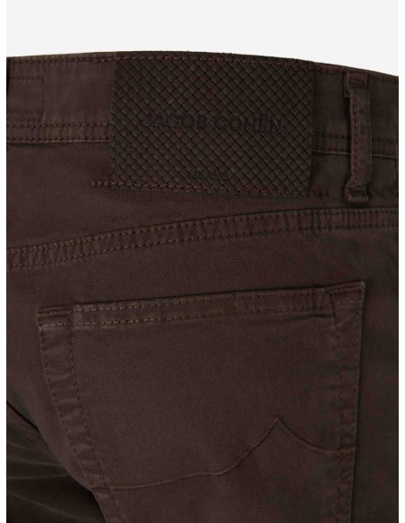 Almirante Seis Jacob Cohën Vaquero Bard gabardina elástica off white detalle etiqueta piel