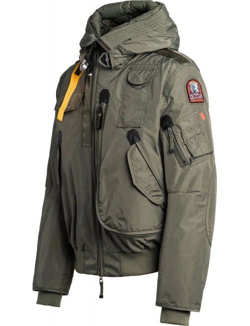 Ego Madrid cazadora PARAJUMPERS Masterpiece Bomber Gobi verde MA01 vista lateral con logo enla manga