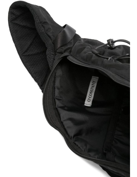 Mochila Bandolera C.P. Company Nylon B Lens Negra detalle cremallera
