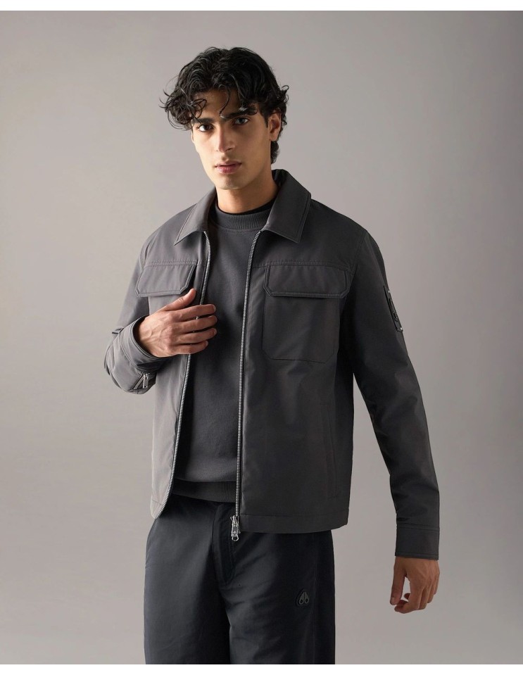 Jacques Shirt Jacket  de Moose Knuckles vista frontal abierta