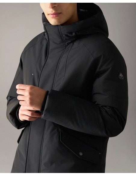 Chaqueta negra West-ED 3Q de plumas detalle cierre