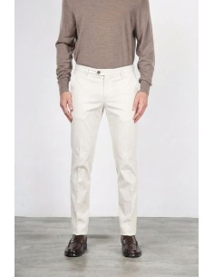 Pantalón chino invierno modelo NewYork color nata  vista frontal 2