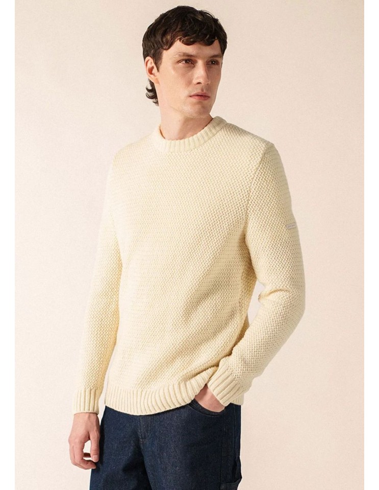 Jersey cullo redondo de punto estructurado modelo Luz – Saint James vista semi lateral vista logo