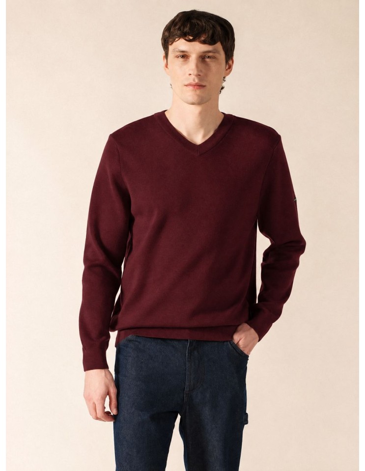 Saint James Jersey de pico color granate vista frontal look con jeans