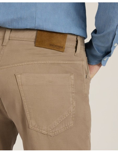 Pantalón Incotex beige parte trasera