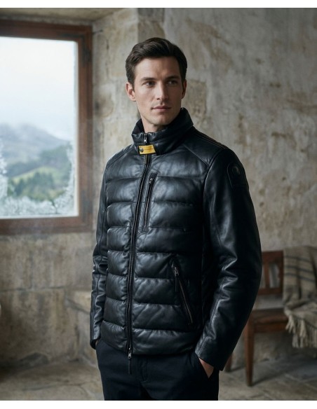 Chaqueta de piel negra Ernie de Parajumpers vista puesta