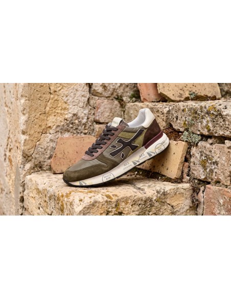 Premiata Mick verde militar y marrón nylon wash editoral
