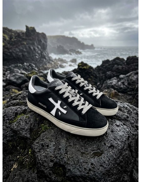 Zapatilla Premiata en piel negro  Steven  | Almirante Seis Madrid