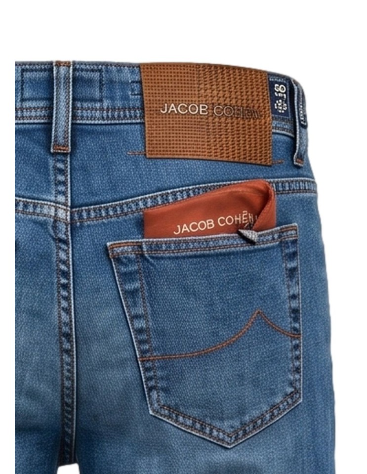 Jeans Jacob Cohën Bard lavado medio etiqueta gales detalle etiqueta